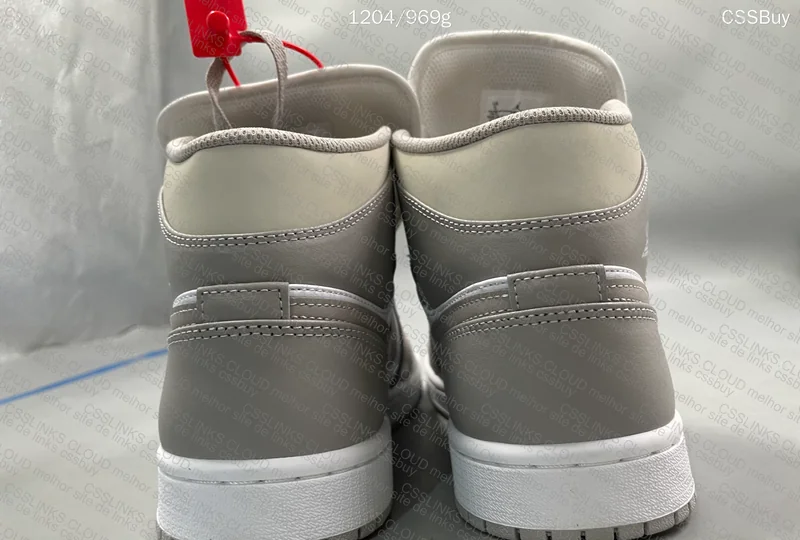 Air Jordan 1 Mid Linen 4