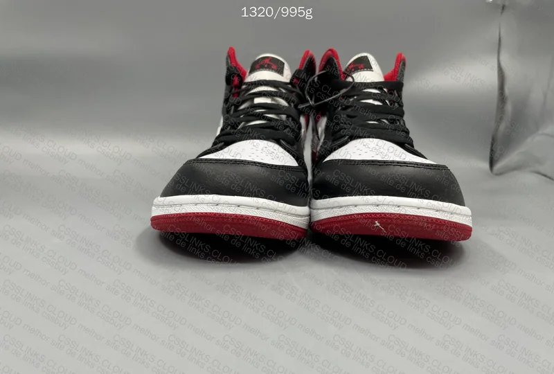 Air Jordan 1 Mid 'Metallic Red' 2