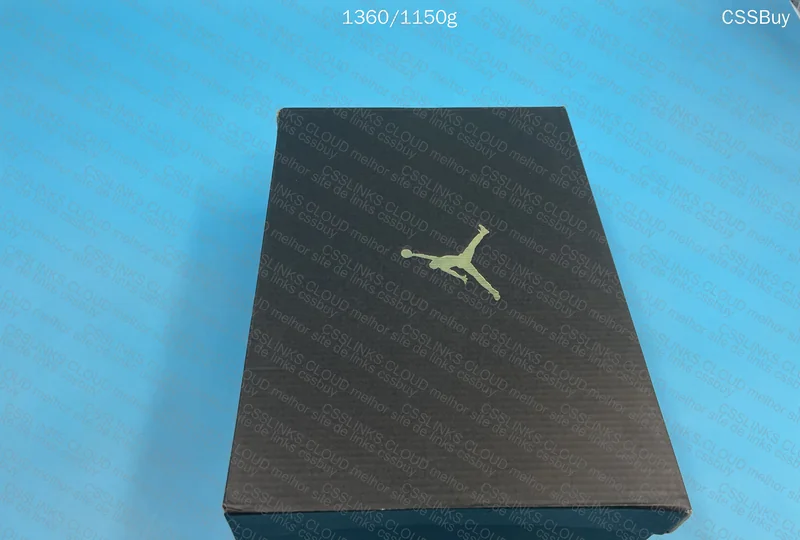 Air Jordan 1 Mid SE Black Starfish White Noir 5