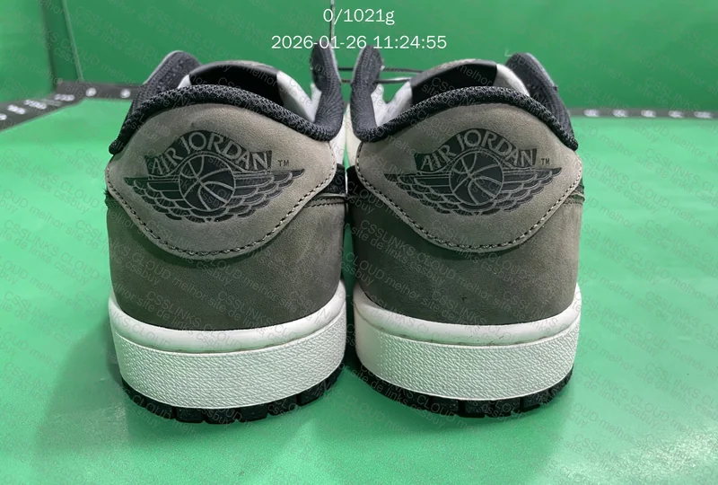 Air Jordan 1 Mocha 2