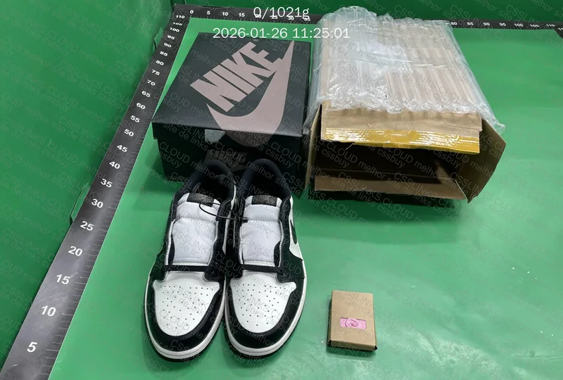 Air Jordan 1 Mocha 8
