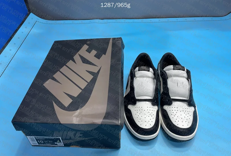 Air Jordan 1 - Mocha LJR 9
