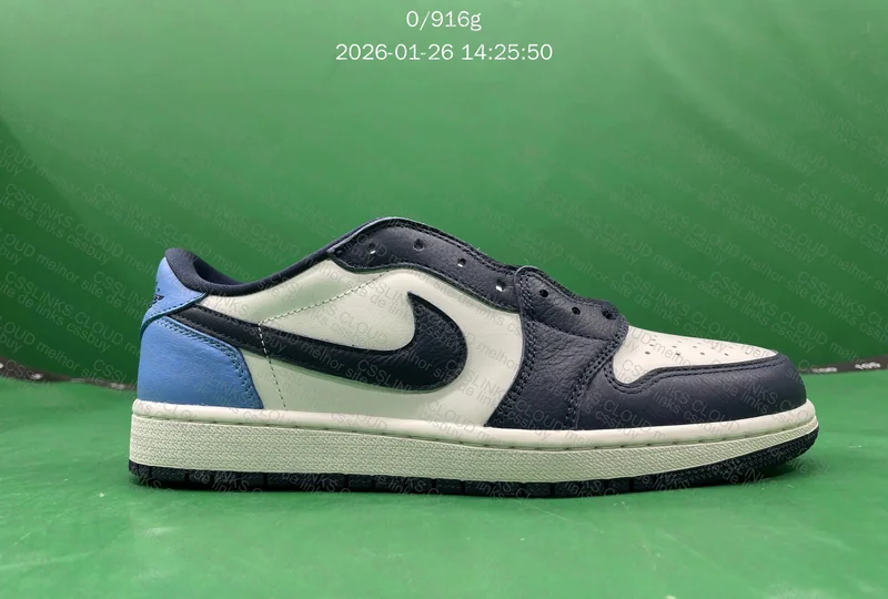 Air Jordan 1 Obsidian 3