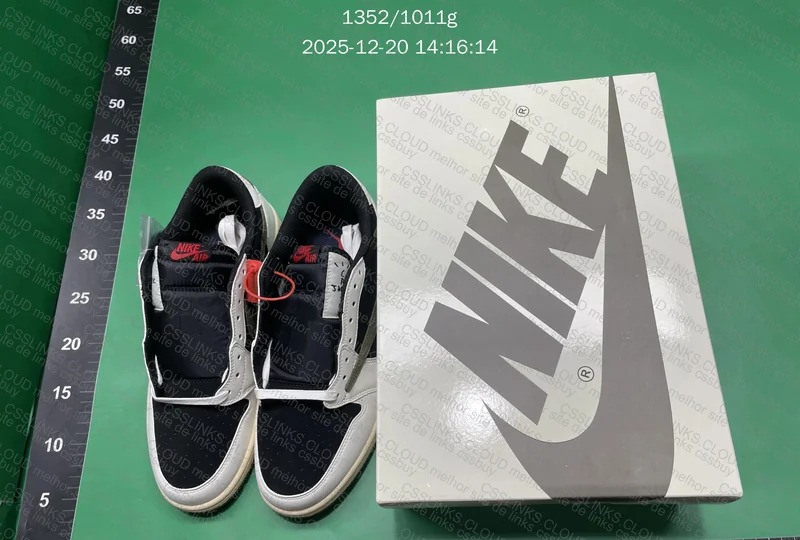 Air Jordan 1 Olive Travis Scott 7