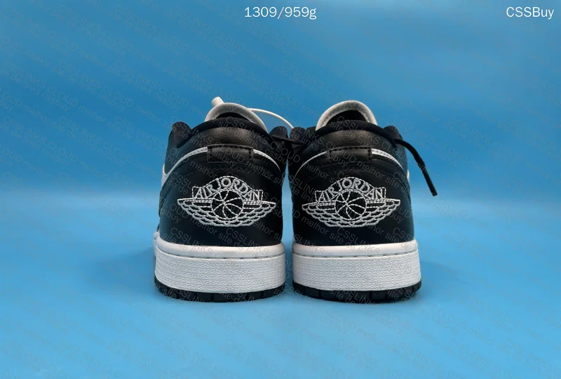 Air Jordan 1 / Panda 2