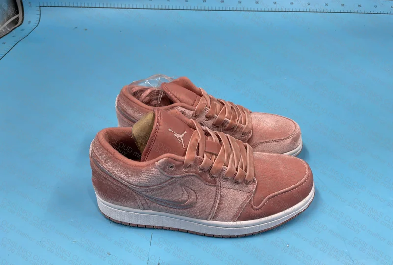 Air Jordan 1 Pink 2