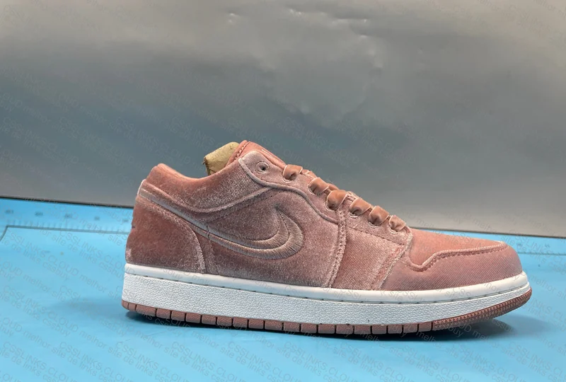 Air Jordan 1 Pink 5