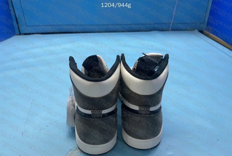 Air Jordan 1 Retro High Dark Mocha 2