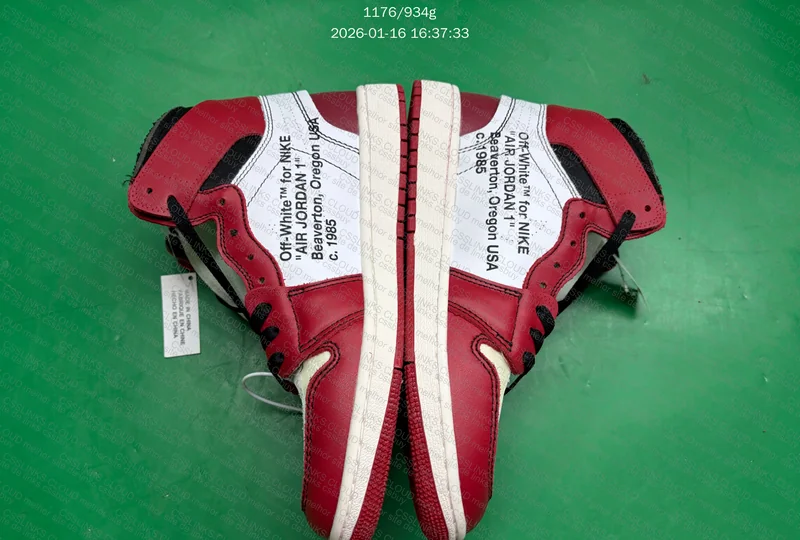 Air Jordan 1 Retro High Off-White Chicago 3