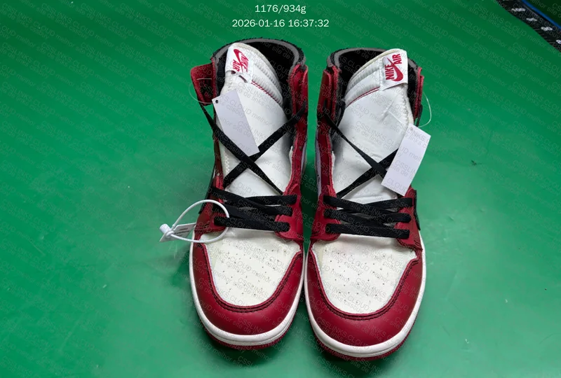 Air Jordan 1 Retro High Off-White Chicago 5