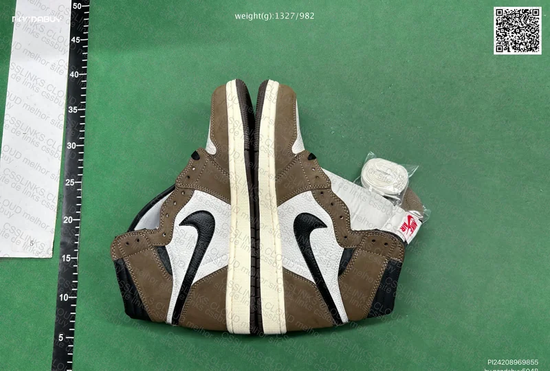 Air Jordan 1 Retro High Travis Scott 6