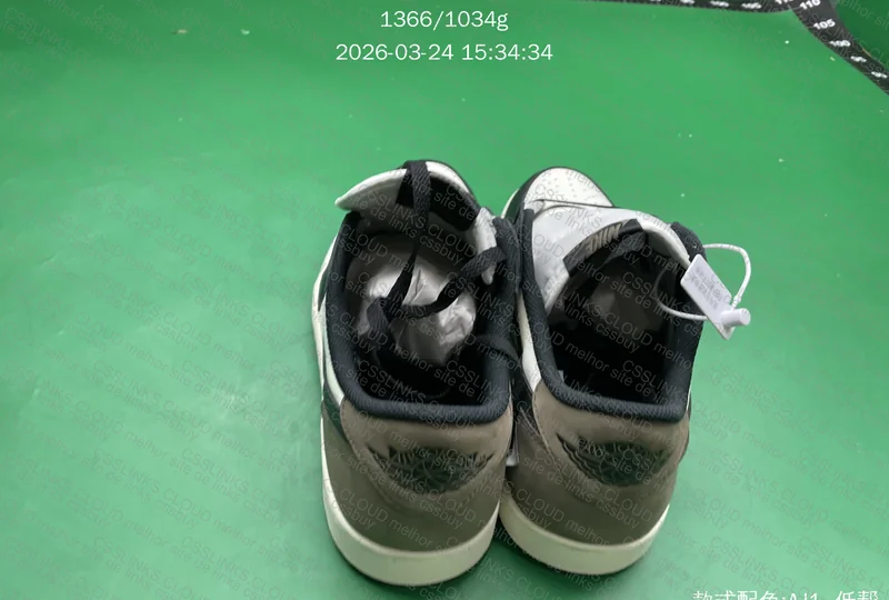 AIR JORDAN 1 RETRO LOW OG 3