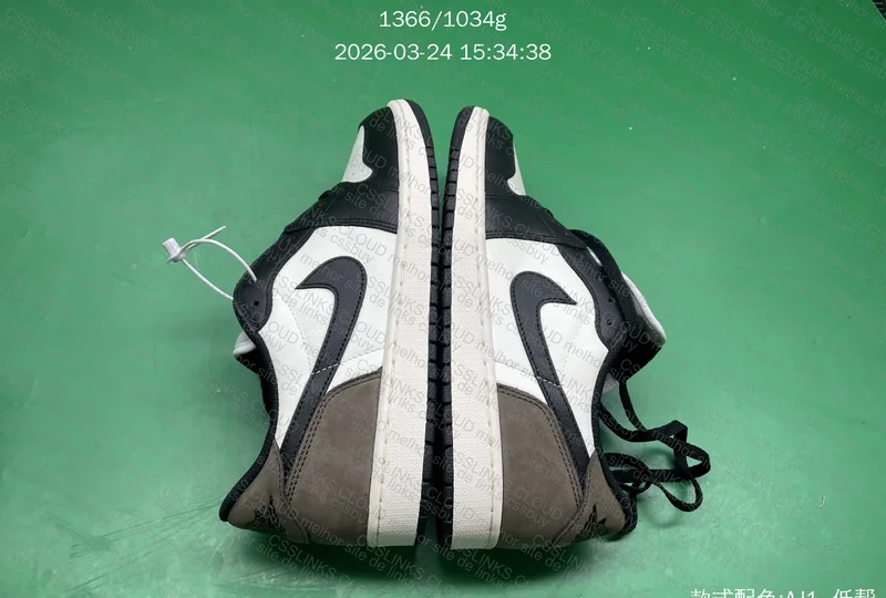 AIR JORDAN 1 RETRO LOW OG 7