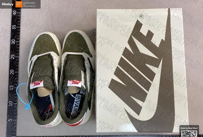 Air Jordan 1 Retro Low OG 'Medium Olive' x Travis Scott