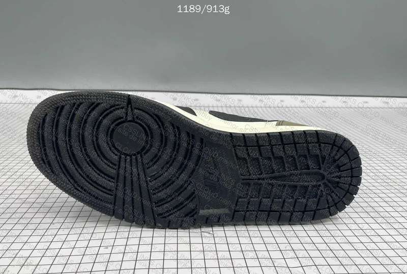 Air Jordan 1 Retro Low OG Mocha 7