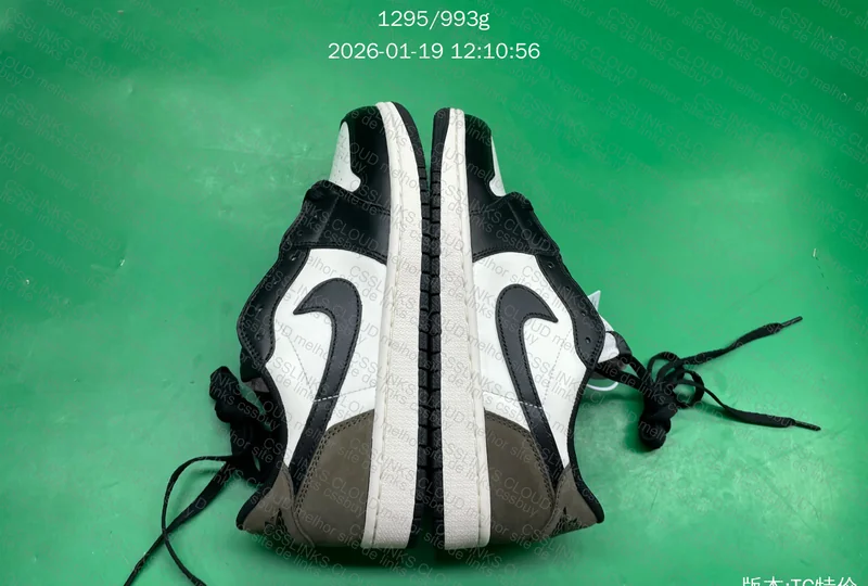 Air Jordan 1 Retro Low OG Mocha (CZ0790-102) 3