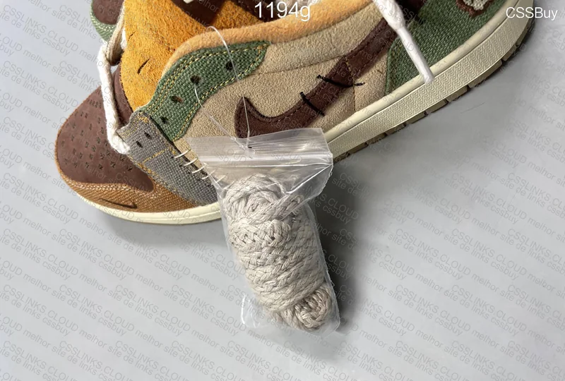 Air Jordan 1 Retro Low OG x Zion Williamson 'Voodoo' 10
