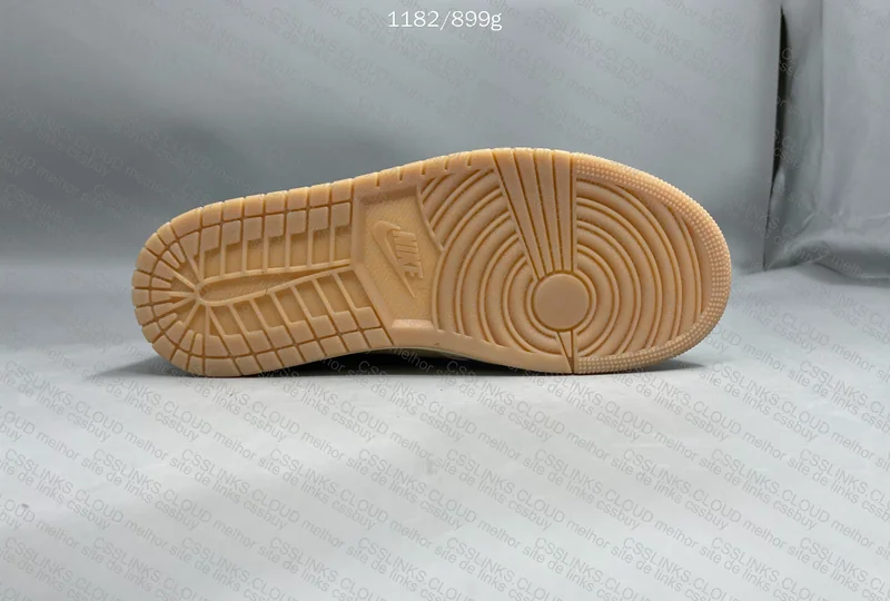 Air Jordan 1 Retro Low OG 'Voodoo' 10