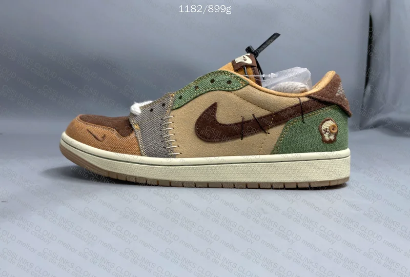 Air Jordan 1 Retro Low OG 'Voodoo' 4