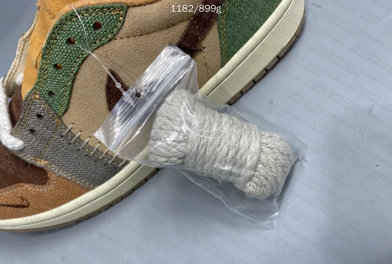 Air Jordan 1 Retro Low OG 'Voodoo' 6