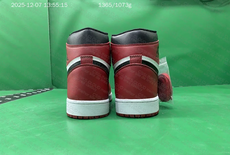 Air Jordan 1 Retro OG 2
