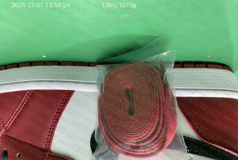 Air Jordan 1 Retro OG 8