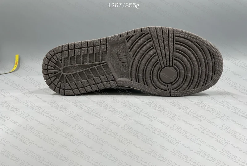 Air Jordan 1 - Reverse Mocha 9