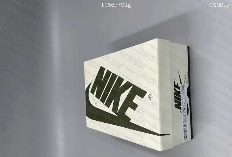 Air Jordan 1 Travis "Olive" 10
