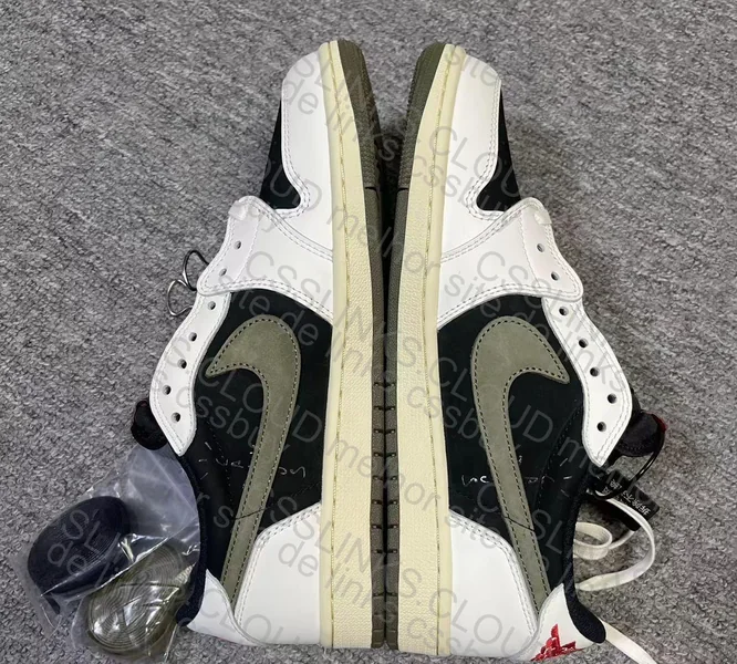 Air Jordan 1 Travis Scott 3