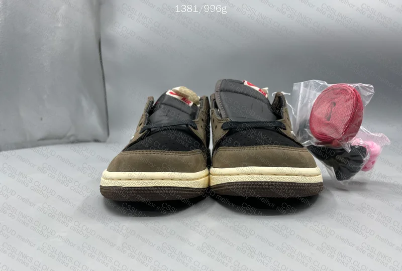 Air Jordan 1 Travis Scott "Dark Mocha" 2