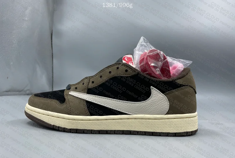 Air Jordan 1 Travis Scott "Dark Mocha" 4