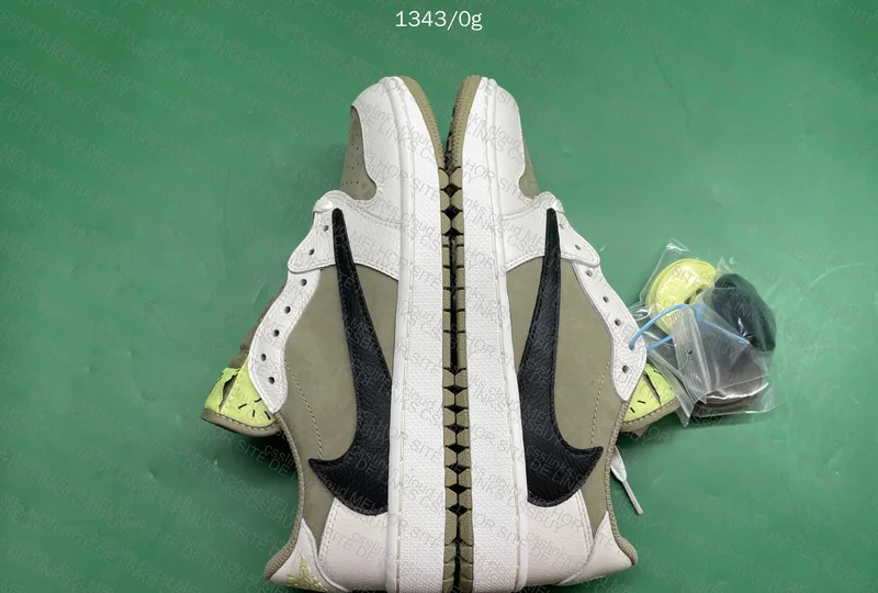 Air Jordan 1 - Travis Scott Golf 2