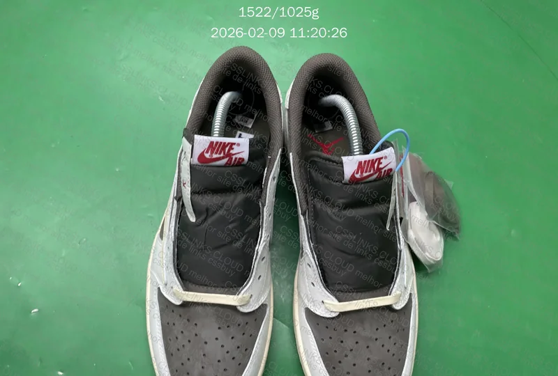 Air Jordan 1 Travis Scott Reverse Mocha 4