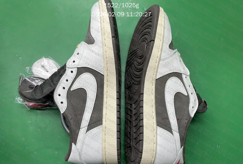 Air Jordan 1 Travis Scott Reverse Mocha 5