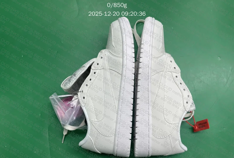 Air Jordan 1 Travis Scott White 3