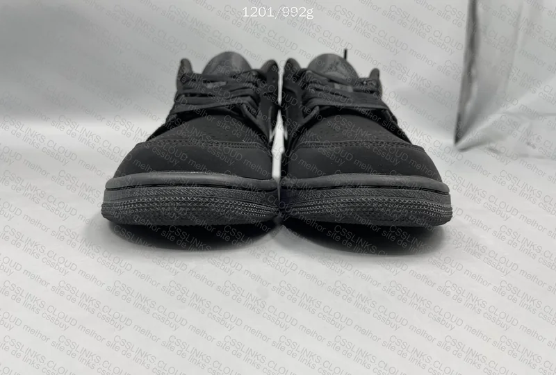 Air Jordan 1 Triple Black 2