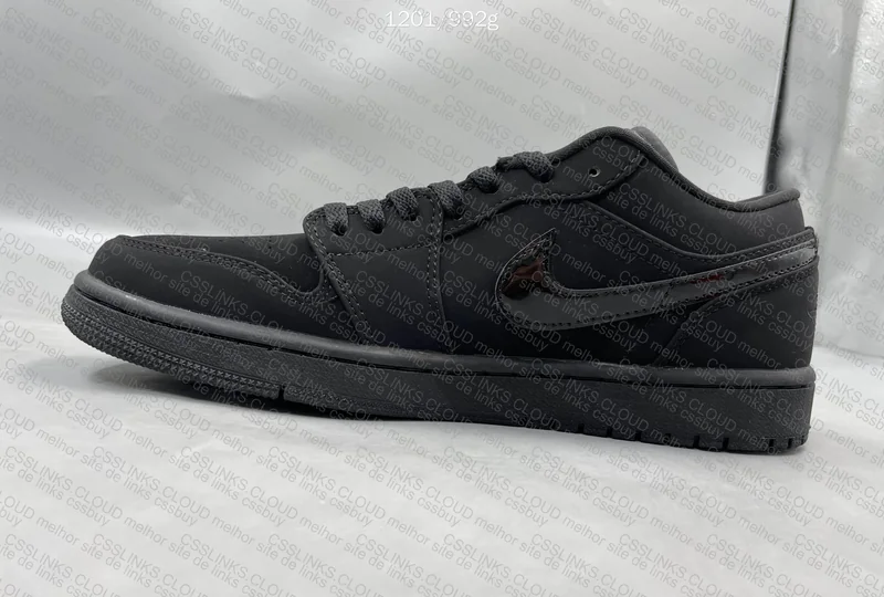 Air Jordan 1 Triple Black 6