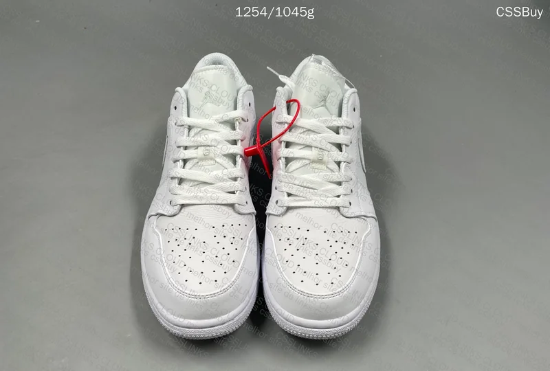 Air Jordan 1 Triple White Batch DT