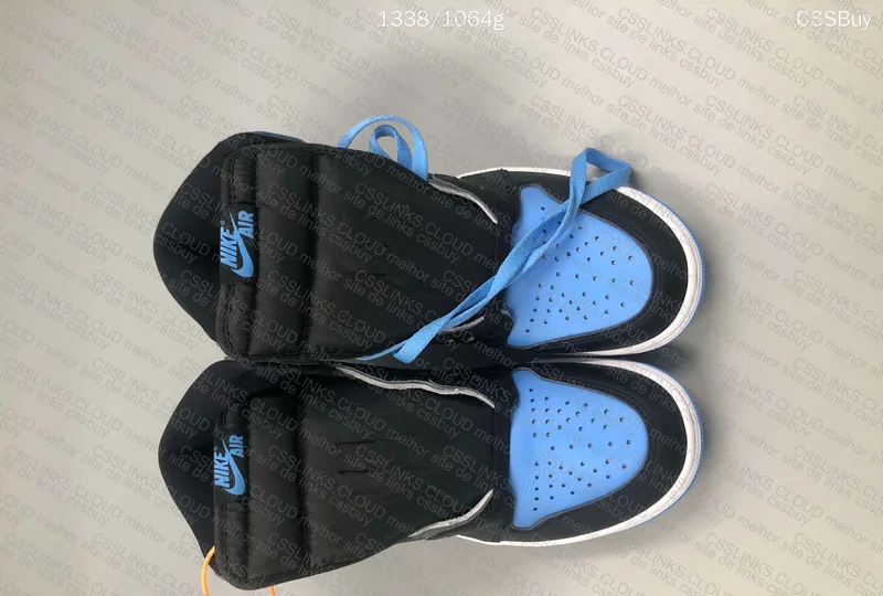Air Jordan 1 UNC Toe