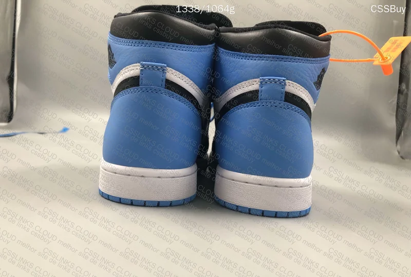 Air Jordan 1 UNC Toe 2