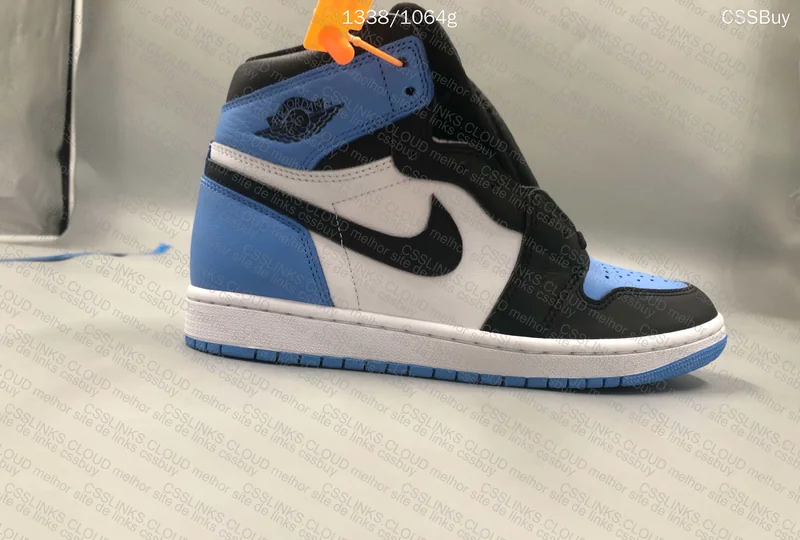 Air Jordan 1 UNC Toe 3
