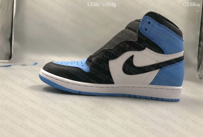 Air Jordan 1 UNC Toe 4