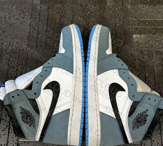 Air Jordan 1 University Blue 2