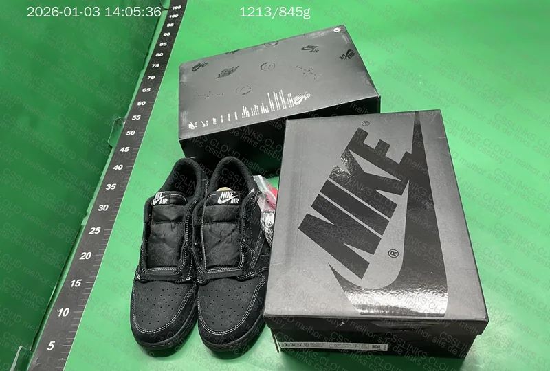 Air Jordan 1 x Travis Scott Black Phantom 10