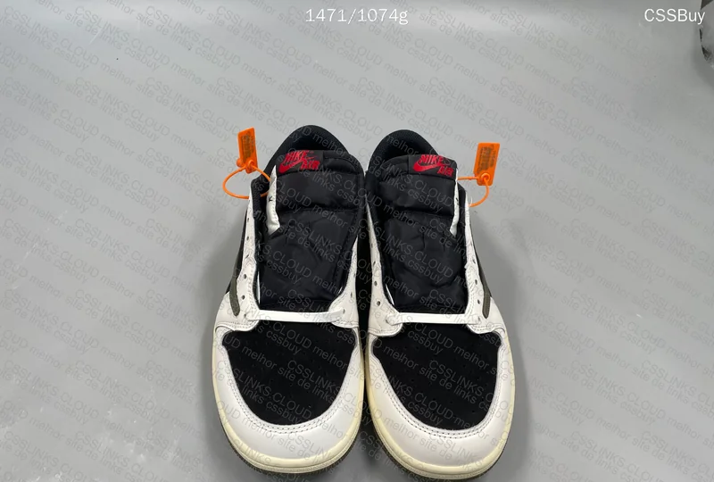 Air Jordan 1 x Travis Scott 'Olive' 3