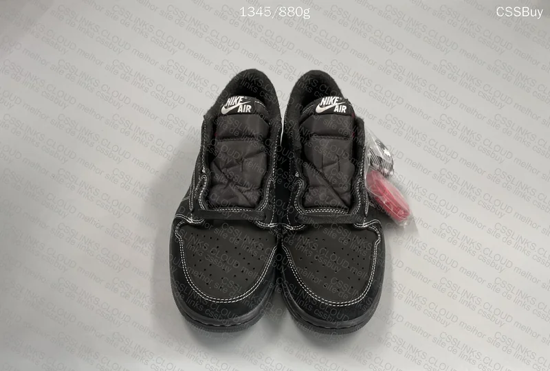 Air Jordan 1 x Travis Scott (TA GL??) 3