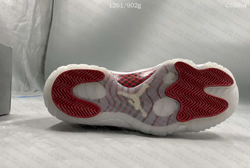Air Jordan 11 Cherry 3