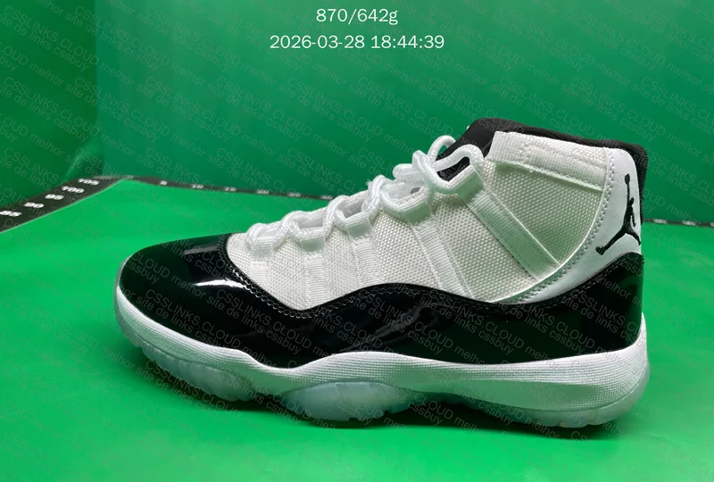 Air Jordan 11 Concord