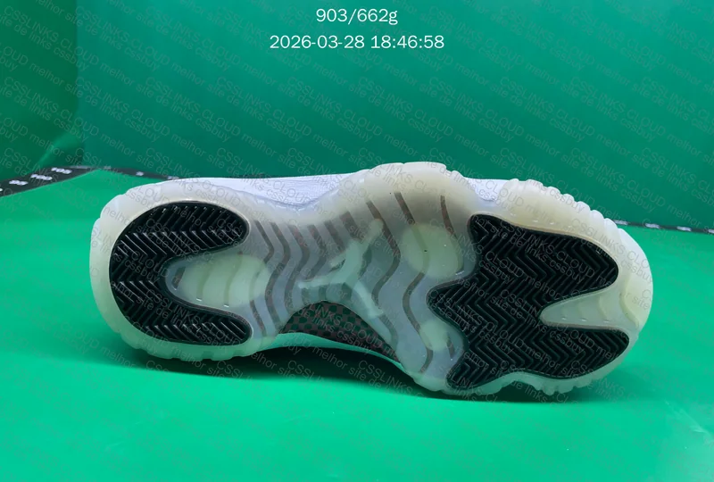Air Jordan 11 Low 72-10 3