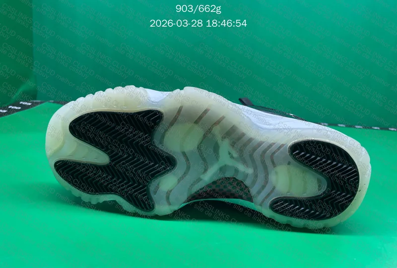Air Jordan 11 Low 72-10 6